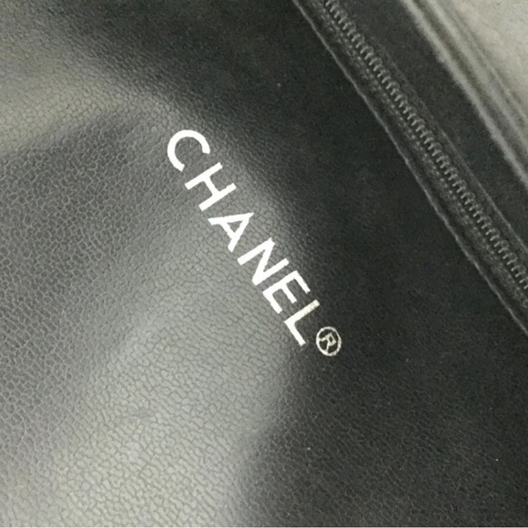 Chanel quilted matelasse lambskin leather shoulder bag w/24k gold chain & charm - Picture 6 of 16